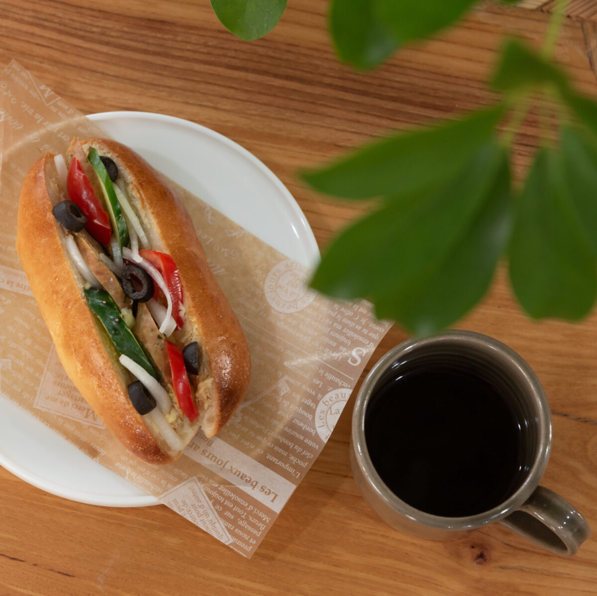 コーヒーに合う軽食もご用意しています。